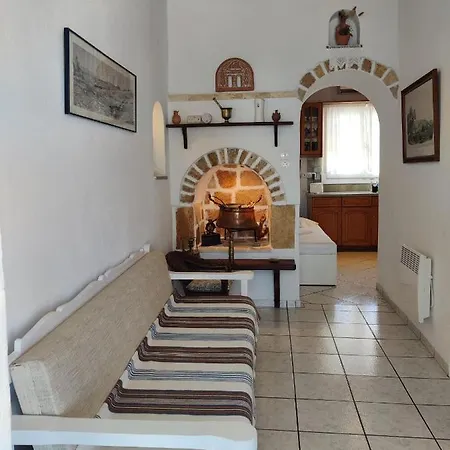 Family House By The Seaside Of Karavostasis (Folegandros)