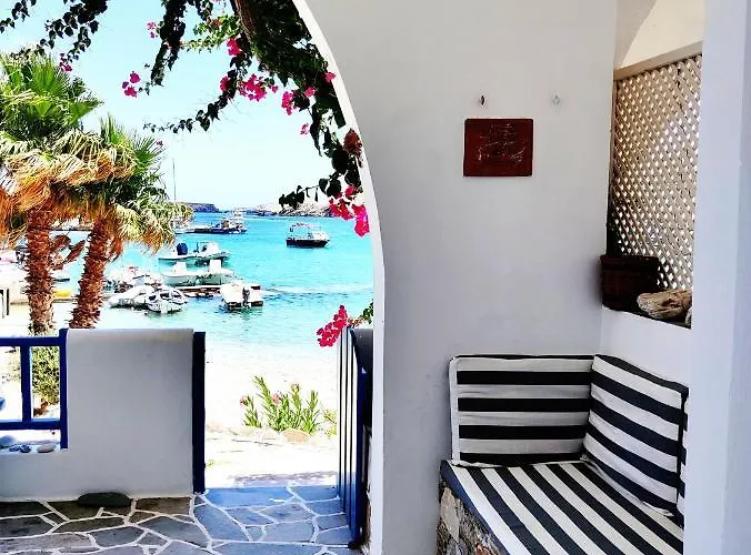 Family House By The Seaside Of Karavostasis (Folegandros)