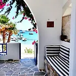 Family House By The Seaside Of Karavostasis (Folegandros)