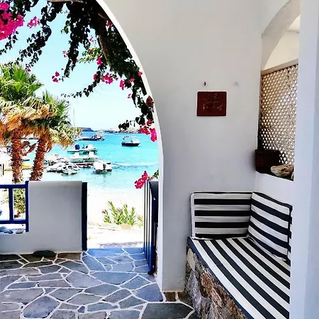 Family House By The Seaside Of Karavostasis 卡拉沃斯塔西