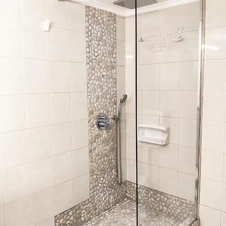 Family House By The Seaside Of *