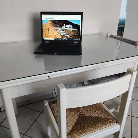 Dom wakacyjny Family House By The Seaside Of Karavostasis (Folegandros)